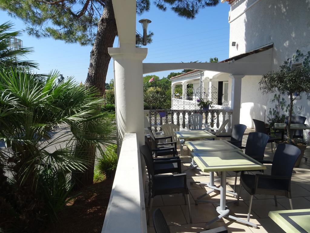 Le Sarac Hotel Clermont-lʼHérault Exterior foto