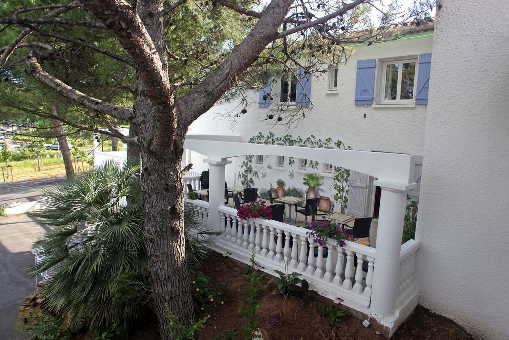 Le Sarac Hotel Clermont-lʼHérault Exterior foto